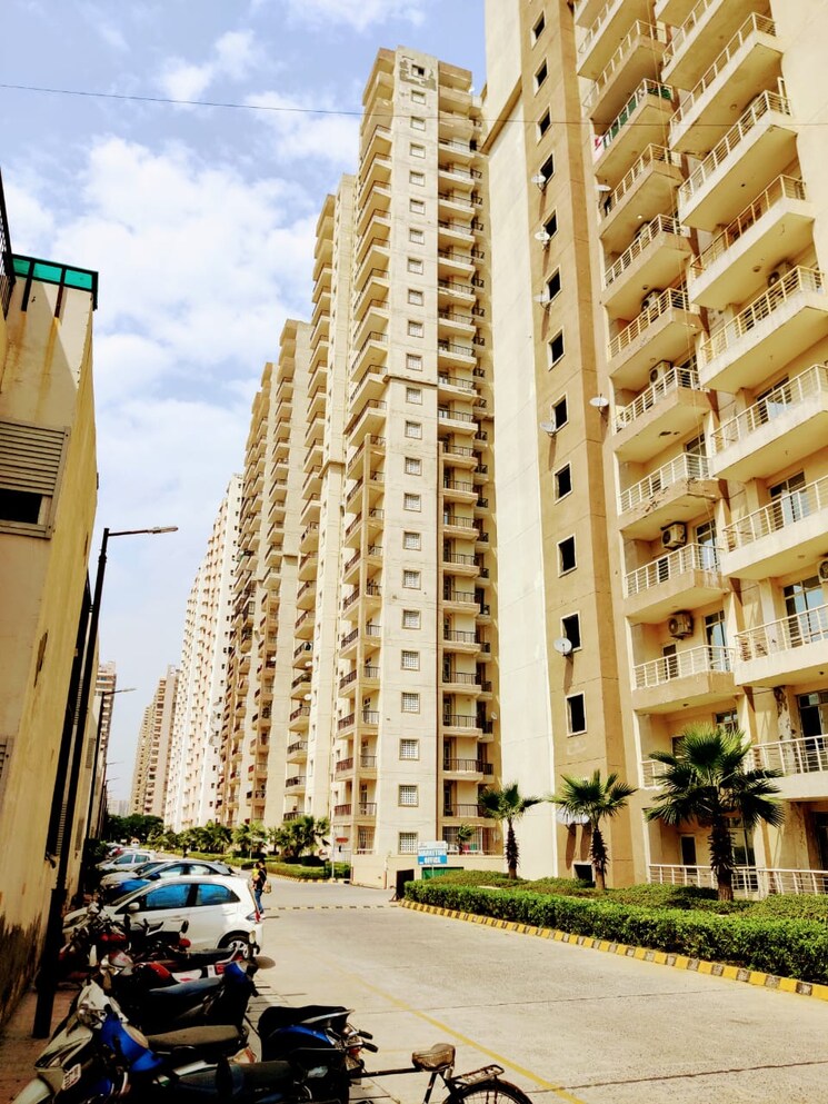 Exterior View, supertech-czar-suites Studio 535 Sq.Ft. Apartment In Omicron I Greater Noida Greater Noida 9694832
