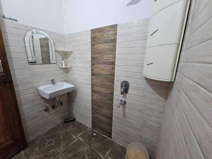 Bathroom, m3m-atrium 3 Bedroom 1800 Sq.Ft. Apartment In Sector 57 Gurgaon 9695153