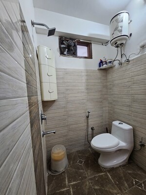 Bathroom in 3 BHK Apartment at M3M Atrium, Sector 57 – for Rent
