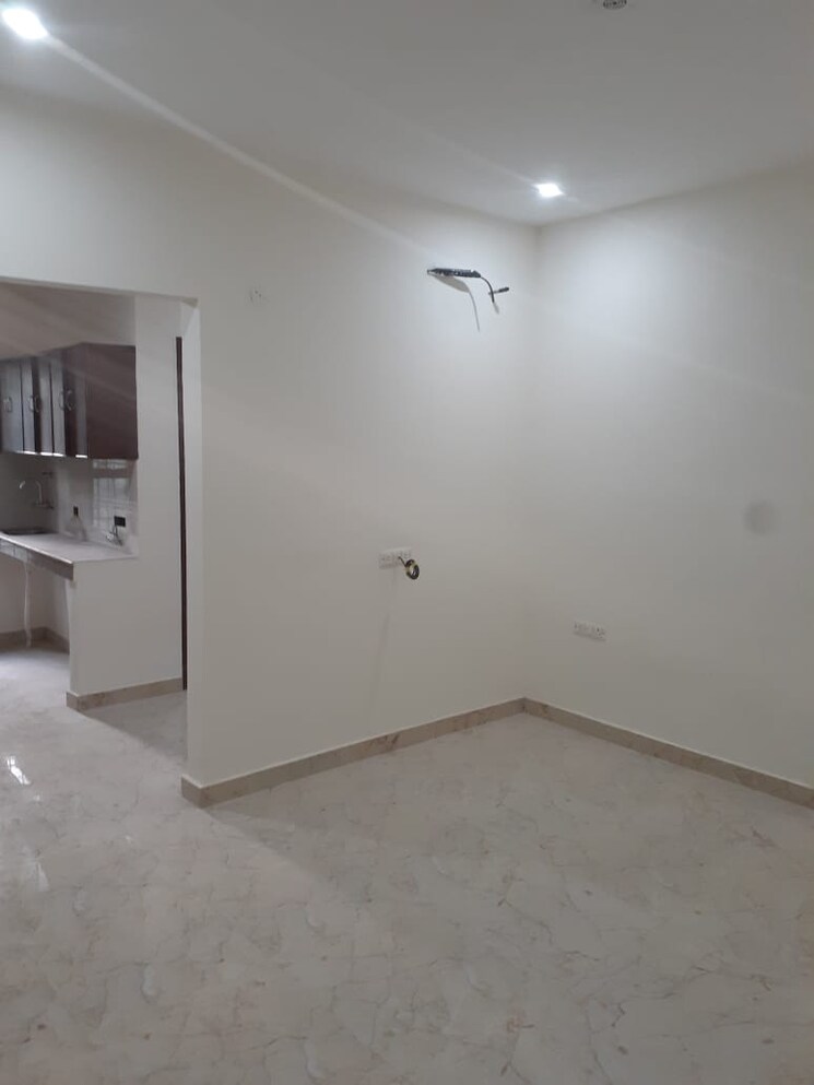 Room, sector 10a 2 Bedroom 1523 Sq.Ft. Independent House In Sector 10a Gurgaon 9694923