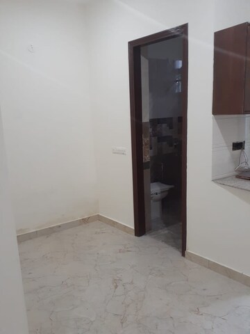 Room in 2 BHK Independent House at Sector 10a – for Rent