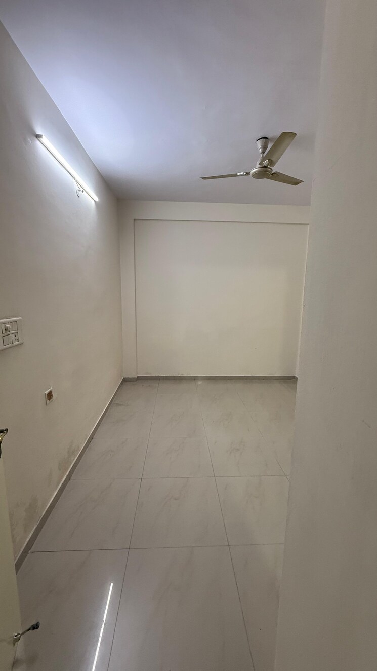 Room, clark town 3 Bedroom 1600 Sq.Ft. Apartment In Clark Town Nagpur 9695025