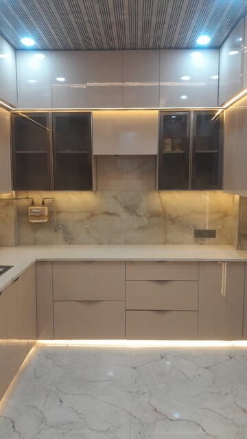 Kitchen in 3 BHK Builder Floor at Parakh Homes, Gyan Khand I – for Sale