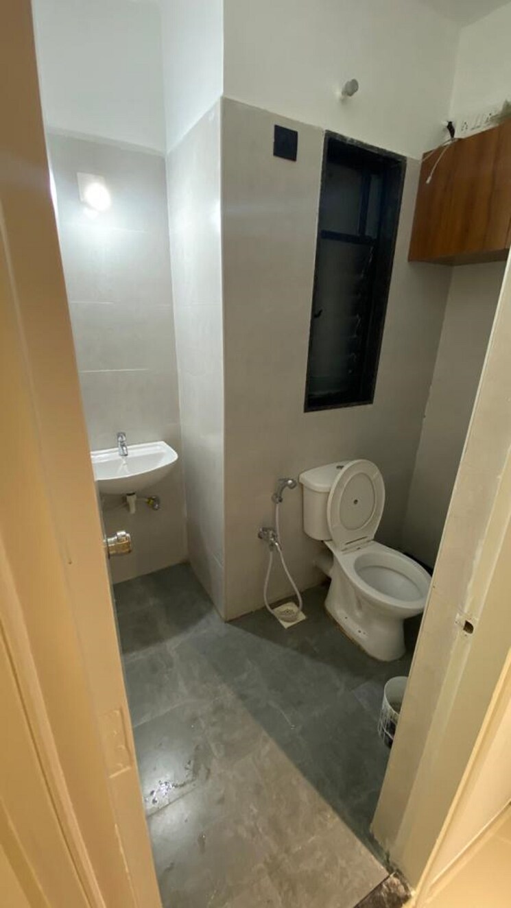 Bathroom, bodakdev Commercial Office Space 822 Sq.Ft. In Bodakdev Ahmedabad 9694942