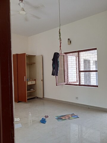 2 BHK Independent House For Rent in Sector 10a