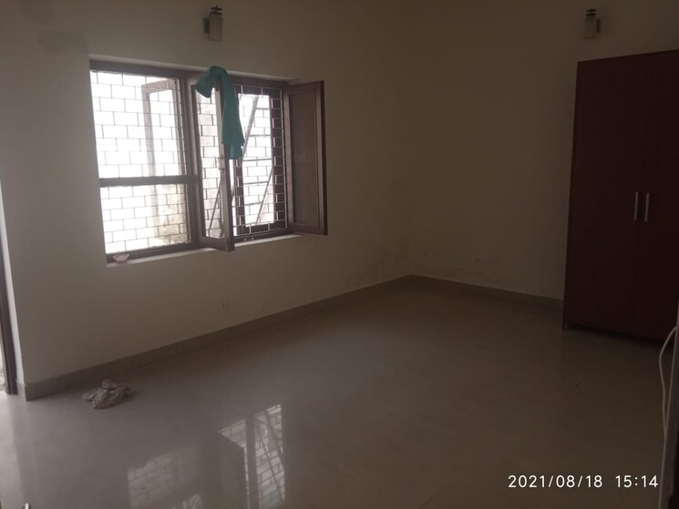 Room, sector 10a 2 Bedroom 1426 Sq.Ft. Independent House In Sector 10a Gurgaon 9695030