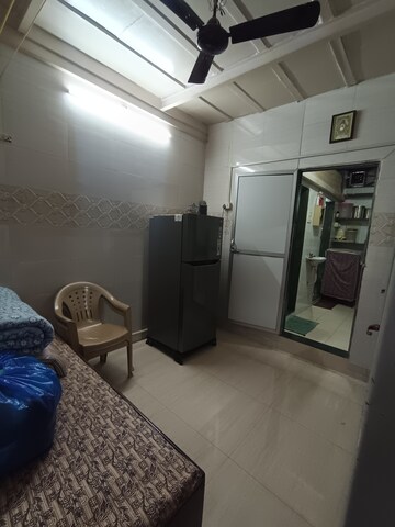 Room in 1 RK Apartment at Vastu Complex, Andheri East – for Sale