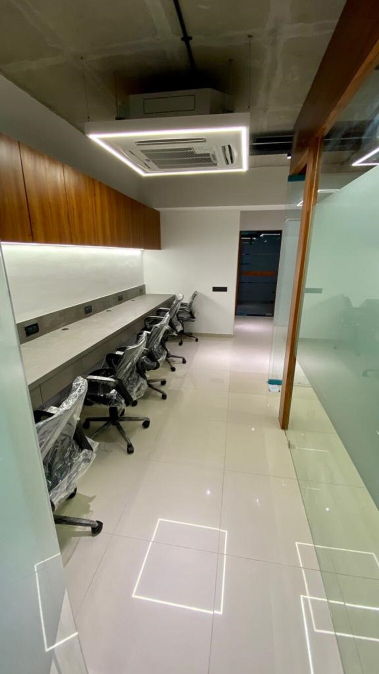 Team Area, bodakdev Commercial Office Space 822 Sq.Ft. In Bodakdev Ahmedabad 9695144