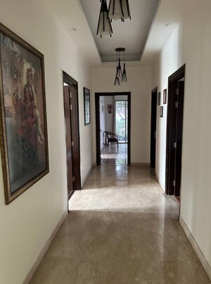 Building Lobby in 3 BHK Apartment at Parsvnath Exotica, Sector 53 – for Rent