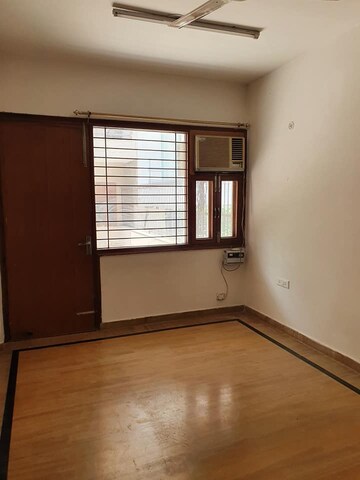 Room in 2 BHK Independent House at Sector 10a – for Rent