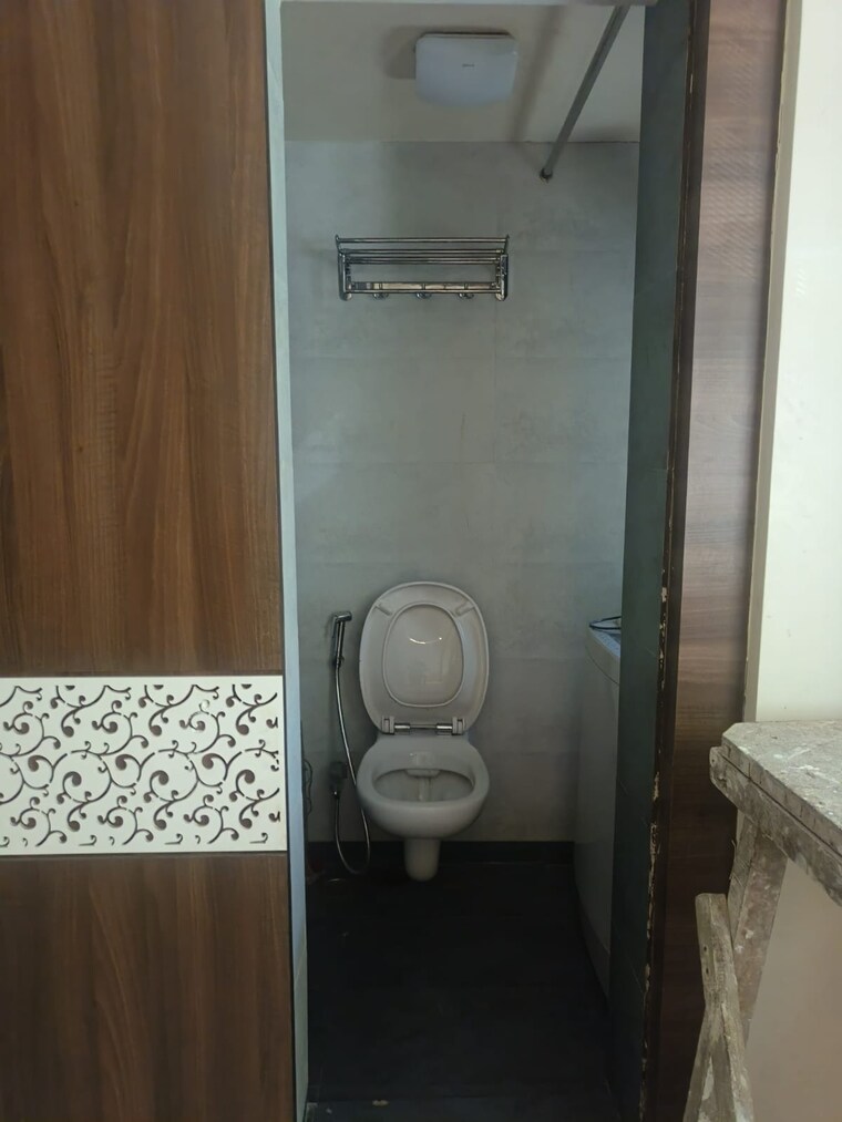 Bathroom, dadar west 2 Bedroom 800 Sq.Ft. Apartment In Dadar West Mumbai 9695194