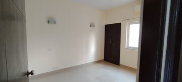 Room in 3 BHK Apartment at Spaze Privy, Sector 72 – for Rent