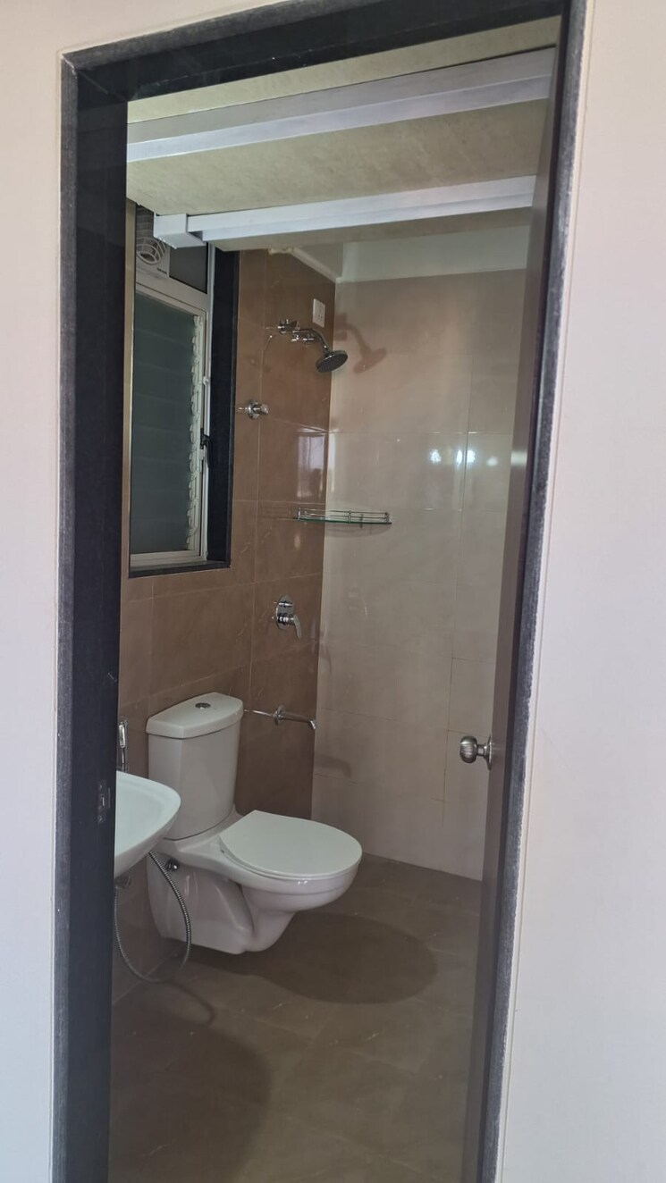 Bathroom, ajmera-crosstown-one 2 Bedroom 659 Sq.Ft. Apartment In Kalyan West Thane 9695230