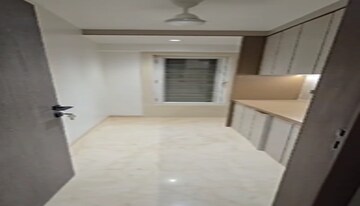 Room in 3 BHK Apartment at Kandivali West – for Sale