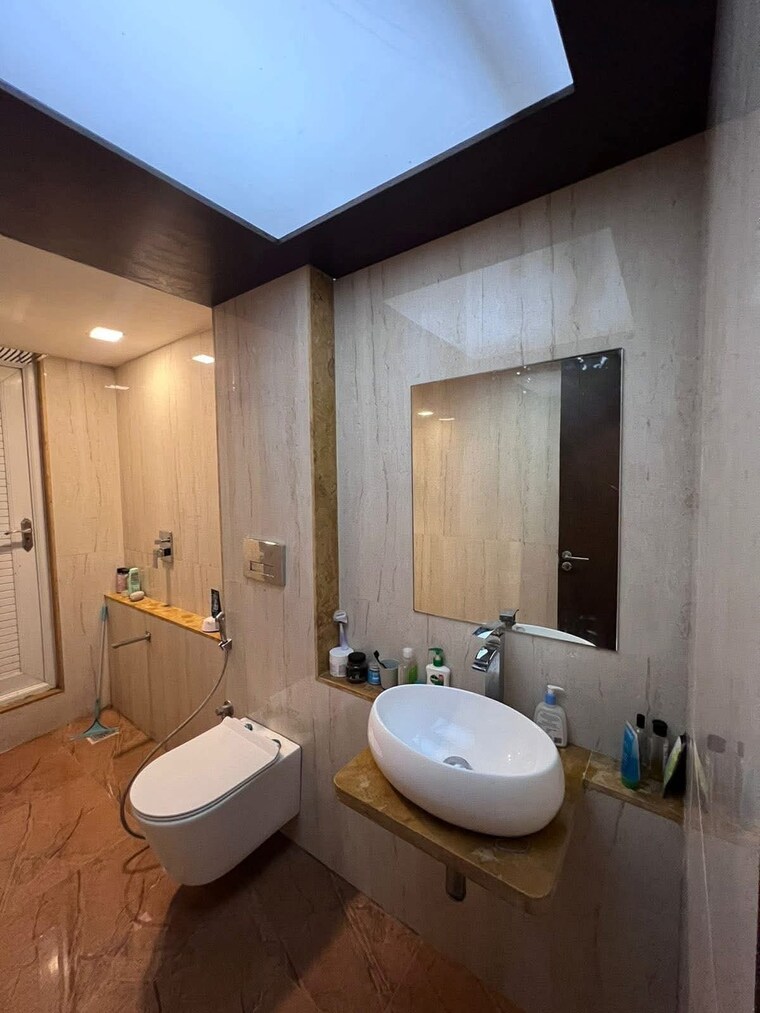 Bathroom, parel Pg For Girls In Parel 9695264