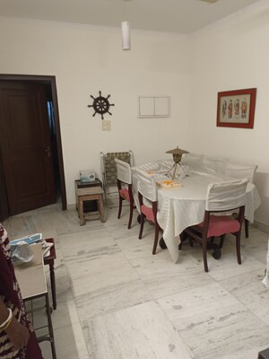 Team Area in 5 BHK Apartment at Tata Primanti Villas, Sector 72 – for Rent