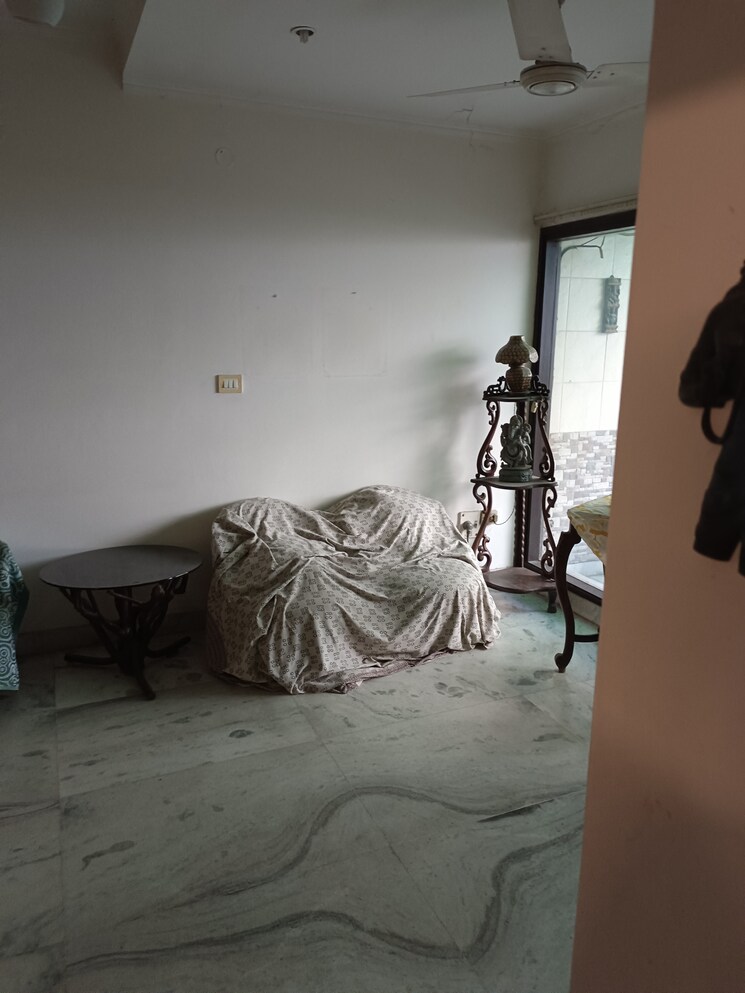  Parking, tata-primanti-villas 5 Bedroom 8500 Sq.Ft. Apartment In Sector 72 Gurgaon 9695261