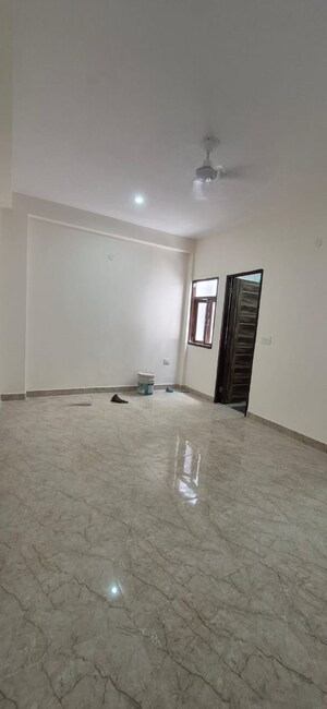 Room in 2 BHK Builder Floor at Saket – for Rent
