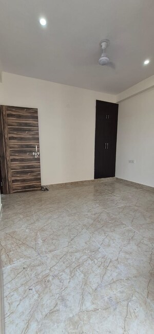 Room in 2 BHK Builder Floor at Saket – for Rent
