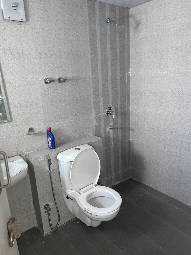 Attached Bathroom, sector 19b dwarka 3 Bedroom 1800 Sq.Ft. Apartment In Sector 19b Dwarka Delhi 9695267