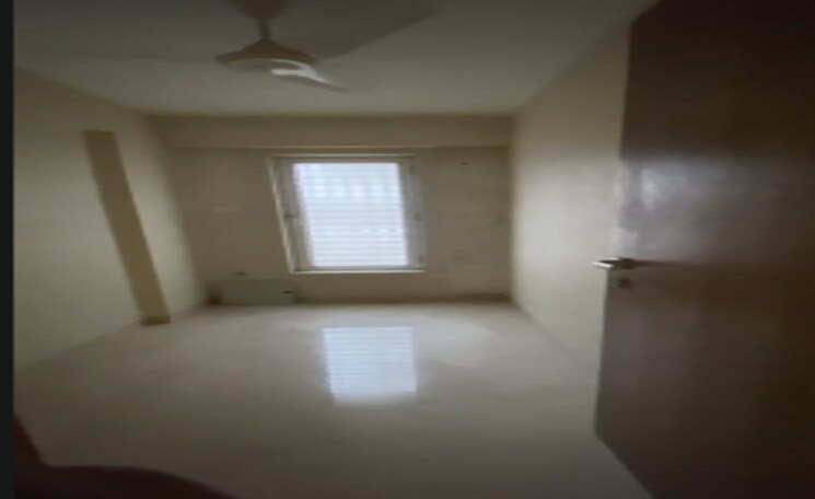 Room, kandivali west 3 Bedroom 998 Sq.Ft. Apartment In Kandivali West Mumbai 9695326