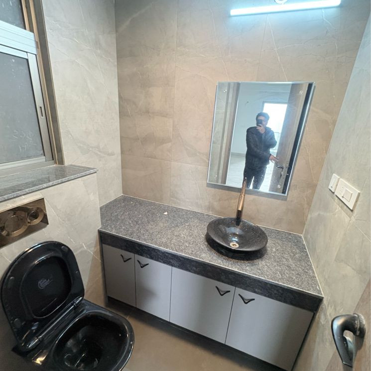 Bathroom, shalimar-one-world-belvedere-court-3 4 Bedroom 3434 Sq.Ft. Apartment In Malesemau Lucknow 9695414