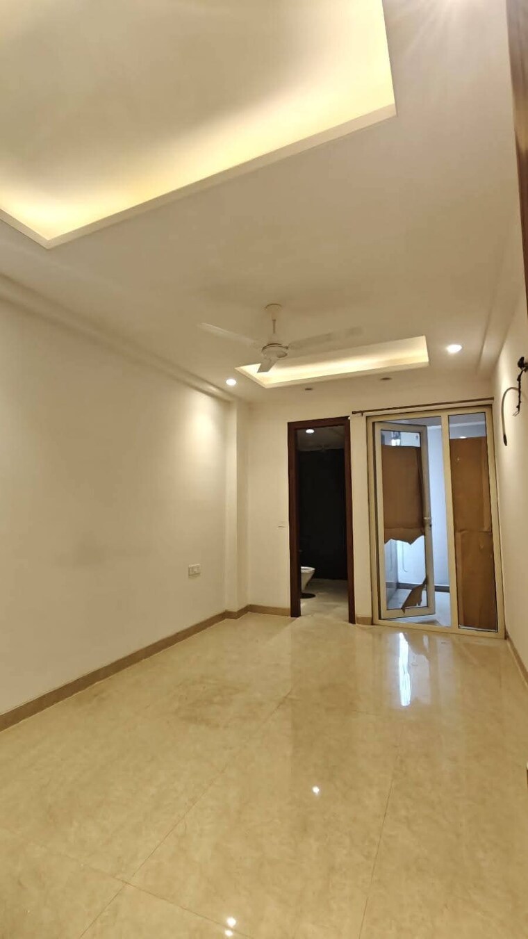 Room, saket 4 Bedroom 1600 Sq.Ft. Apartment In Saket Delhi 9695397