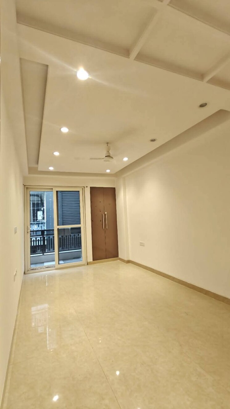 Room, saket 4 Bedroom 1600 Sq.Ft. Apartment In Saket Delhi 9695397