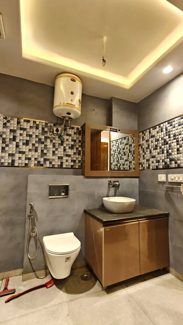 Bathroom, saket 4 Bedroom 1600 Sq.Ft. Apartment In Saket Delhi 9695397