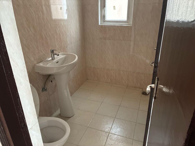 Bathroom, amrapali-princely-estate 3 Bedroom 1315 Sq.Ft. Apartment In Sector 76 Noida 9695341