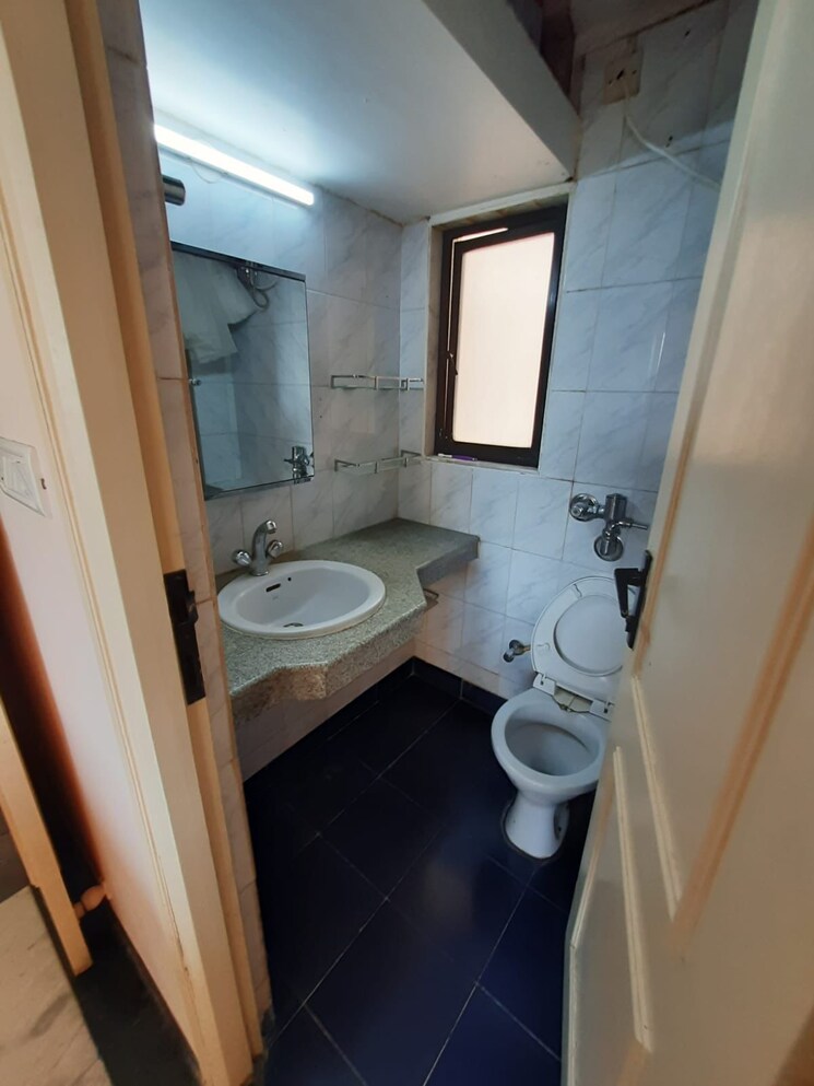 Bathroom, hiranandani-estate 2 Bedroom 915 Sq.Ft. Apartment In Ghodbunder Road Thane 9695421