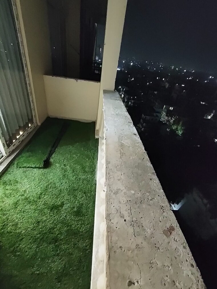 Balcony, jaypee-green-crescent-court 6 Bedroom 200 Sq.Mt. Independent House In Jaypee Greens Greater Noida 9695556