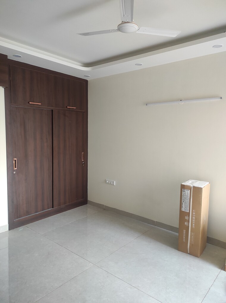 Master Bedroom, sector 52 5 Bedroom 3200 Sq.Ft. Apartment In Sector 52 Gurgaon 9695601