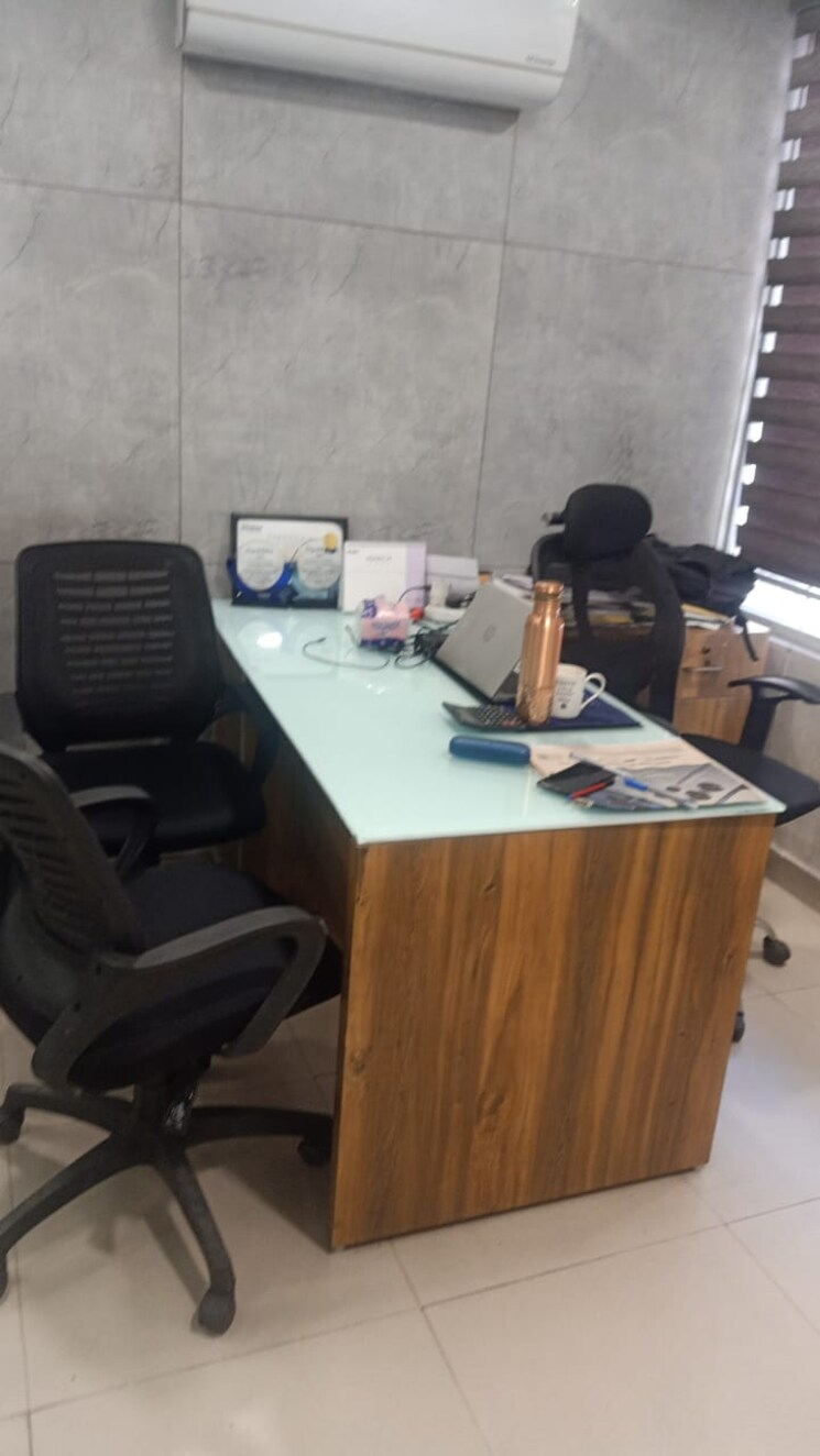 Team Area, motia-citi-royal-business-park Commercial Office Space 1360 Sq.Ft. In Ambala Highway Zirakpur 9695431