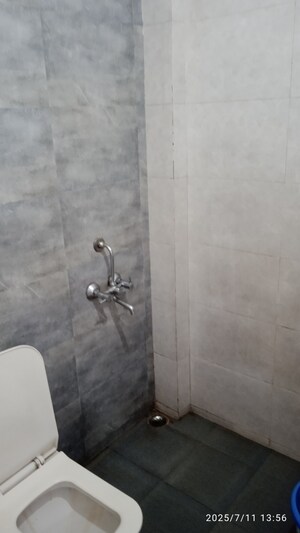 Bathroom in Studio Builder Floor at DLF City Phase IV, Dlf Phase iv – for Rent