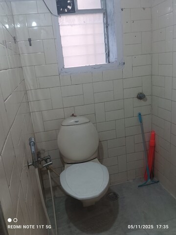 Master Bedroom in 2 BHK Apartment at Worli – for Rent