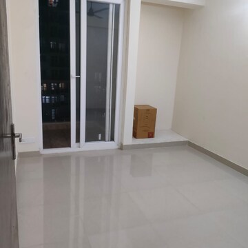 Room in 2 BHK Apartment at Amrapali Riverview, Amrapali Leisure Valley – for Rent