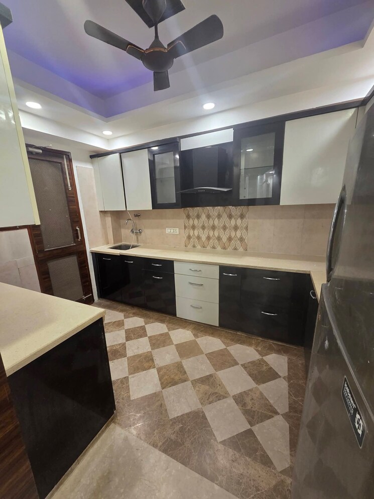 Kitchen, sector 57 3 Bedroom 1900 Sq.Ft. Builder Floor In Sector 57 Gurgaon 9695741
