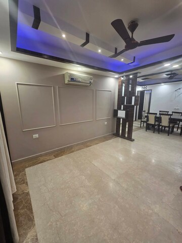 Parking in 3 BHK Builder Floor at Sector 57 – for Rent