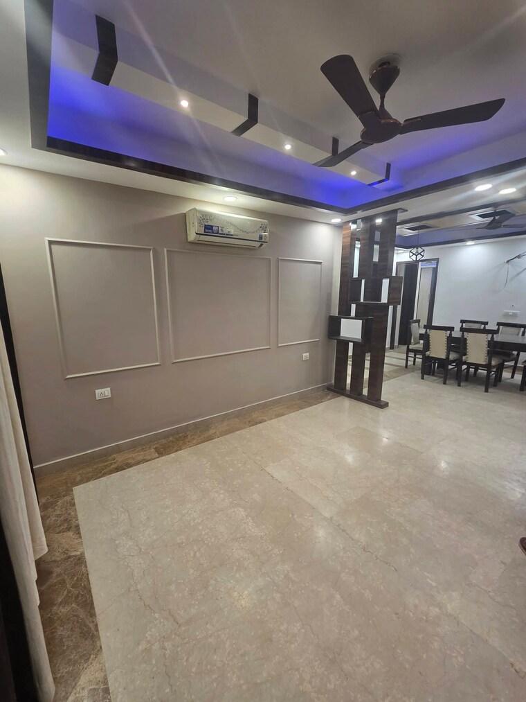  Parking, sector 57 3 Bedroom 1900 Sq.Ft. Builder Floor In Sector 57 Gurgaon 9695741