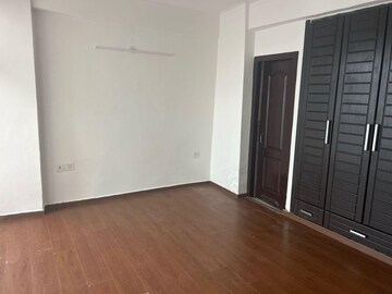 Room in 2 BHK Apartment at Amrapali Zodiac, Sector 120 – for Sale