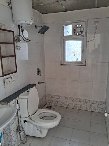Bathroom in 3 BHK Builder Floor at CHD Avenue 71, Sector 71 – for Rent