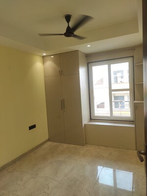 Room in 3 BHK Builder Floor at Mayfield Garden – for Rent