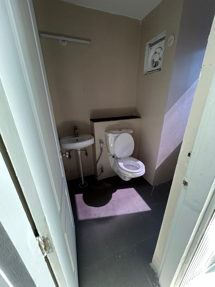 Bathroom, dah-greentech-nx-one 1 Bedroom 595 Sq.Ft. Apartment In Tech Zone 4 Greater Noida Greater Noida 9695844