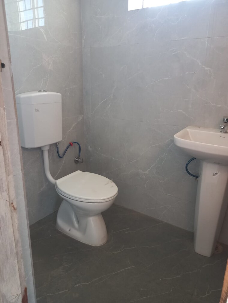 Attached Bathroom, namkum 3 Bedroom 1381 Sq.Ft. Apartment In Namkum Ranchi 9695891