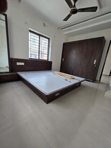 Room in 4 BHK Independent House at Sama Savli Road – for Sale