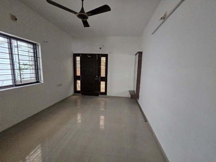 Room, sama savli road 4 Bedroom 1880 Sq.Ft. Independent House In Sama Savli Road Vadodara 9695868