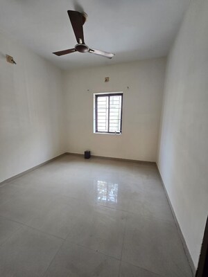 Room in 4 BHK Independent House at Sama Savli Road – for Sale