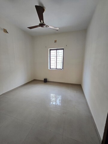 Room in 4 BHK Independent House at Sama Savli Road – for Sale