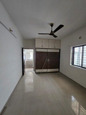 Room in 4 BHK Independent House at Sama Savli Road – for Sale